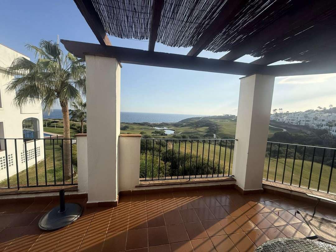 2 soveværelse Lejlighed til leje i La Alcaidesa med swimmingpool - € 1.800 (Ref: 9468792)