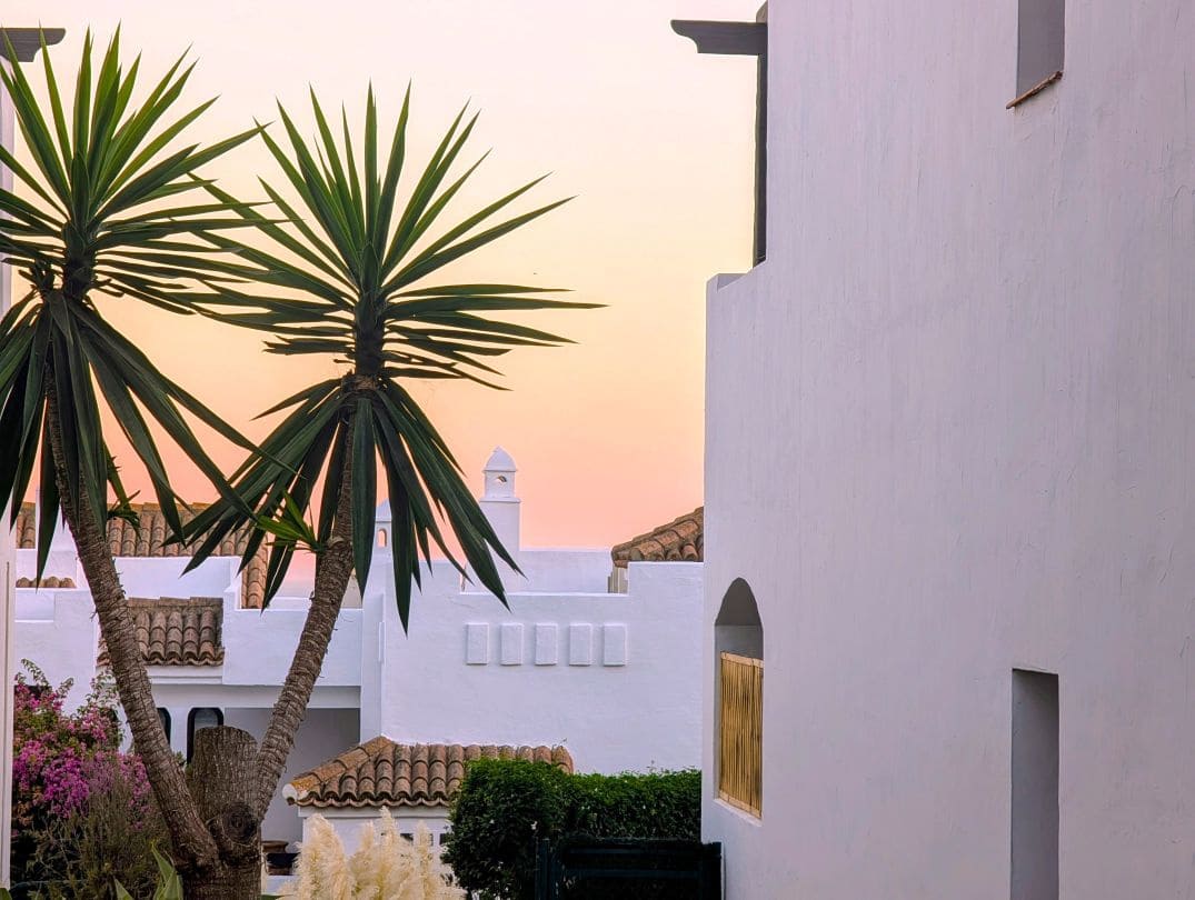 2 soveværelse Lejlighed til leje i La Alcaidesa med swimmingpool - € 1.800 (Ref: 9468792)