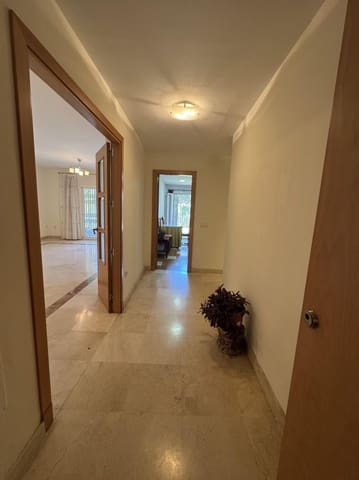 Apartamento de 2 habitaciones en Pueblo Nuevo de Guadiaro, San Roque en venta con piscina - 355.000 € (Ref: 9468794)