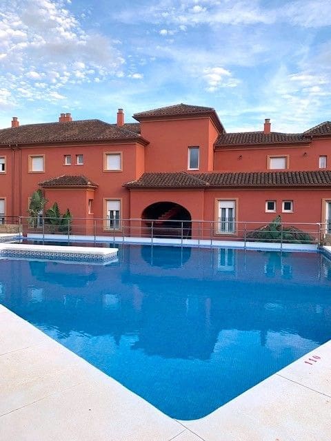 2 bedroom Apartment for sale in Pueblo Nuevo de Guadiaro with pool - € 355,000 (Ref: 9468794)