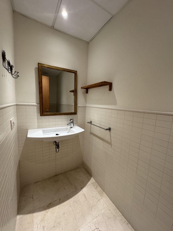 2 bedroom Apartment for sale in Pueblo Nuevo de Guadiaro with pool - € 355,000 (Ref: 9468794)