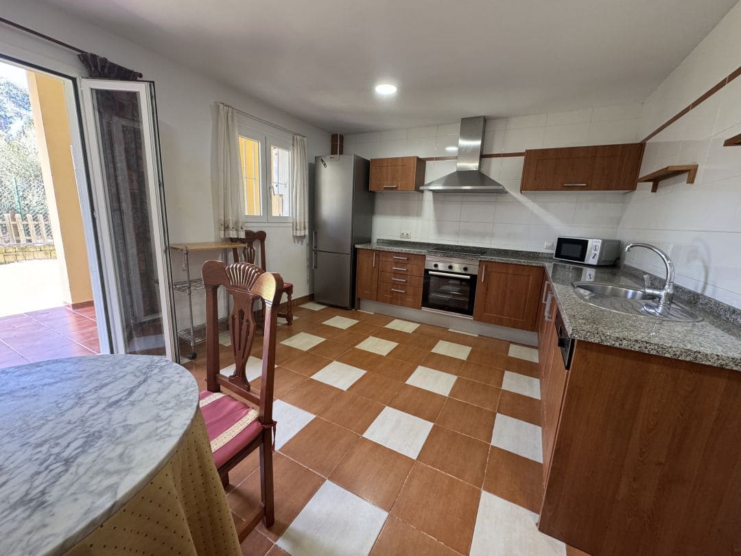 2 bedroom Apartment for sale in Pueblo Nuevo de Guadiaro with pool - € 355,000 (Ref: 9468794)