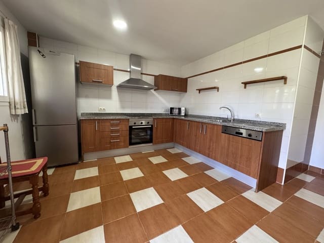 Apartamento de 2 habitaciones en Pueblo Nuevo de Guadiaro, San Roque en venta con piscina - 355.000 € (Ref: 9468794)