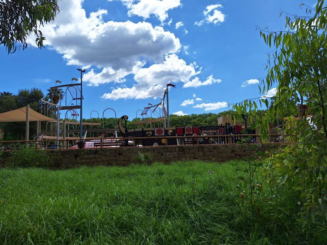 2 bedroom Apartment for sale in Pueblo Nuevo de Guadiaro with pool - € 355,000 (Ref: 9468794)