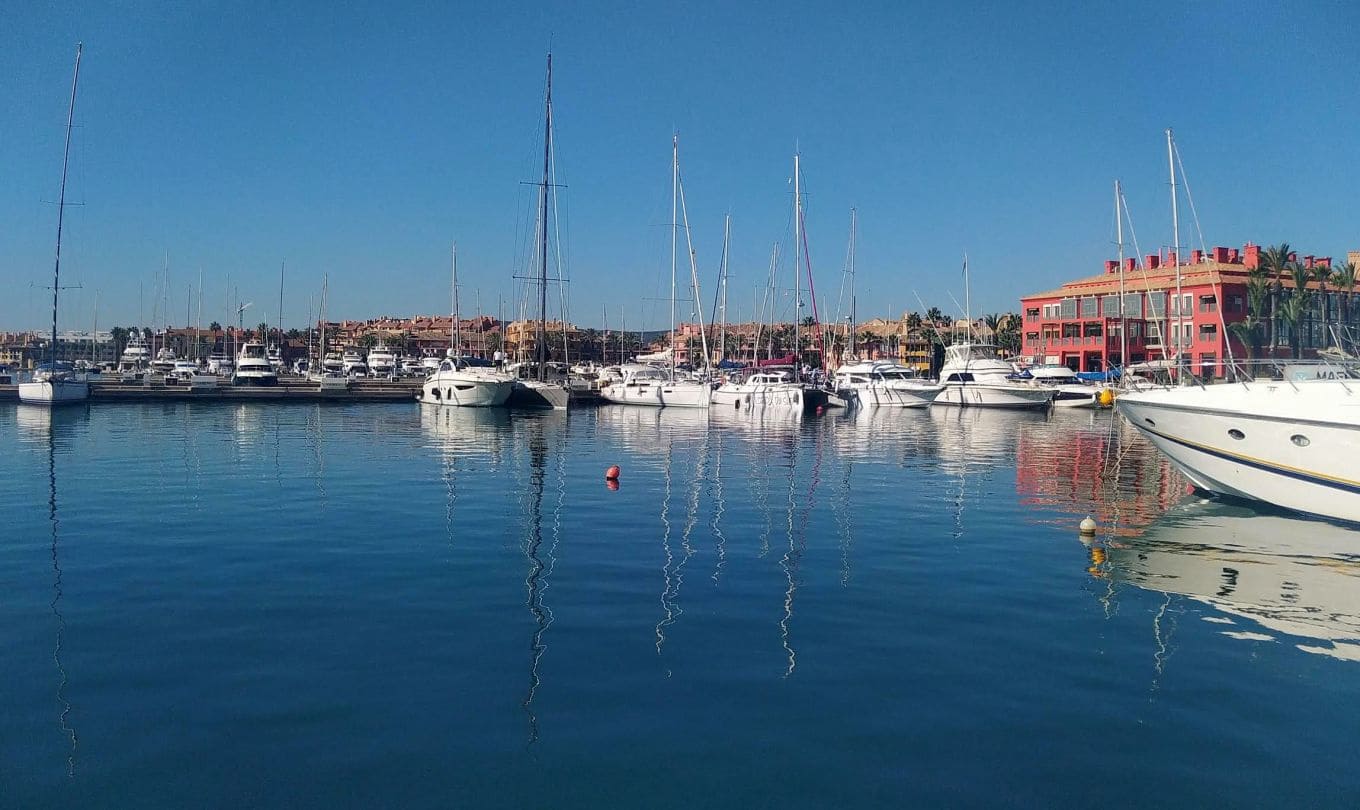 Apartamento de 2 habitaciones en Manilva en venta - 925.000 € (Ref: 9468795)