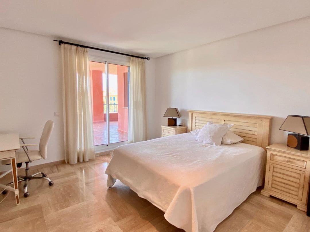 3 bedroom Flat for rent in San Roque with pool - € 1,600 (Ref: 9468796)