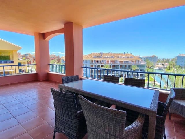 3 slaapkamer Flat te huur in Puerto de Sotogrande - La Marina, San Roque met zwembad - € 1.600 (Ref: 9468796)