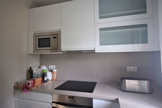 2 soveværelse Lejlighed til leje i San Roque - € 1.300 (Ref: 9468799)