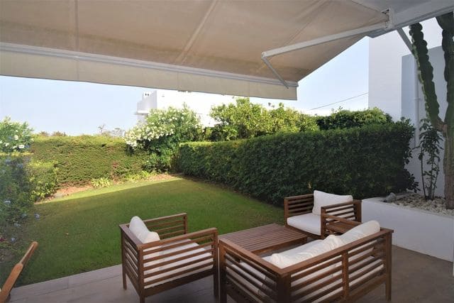 2 soveværelse Lejlighed til leje i San Roque - € 1.300 (Ref: 9468799)