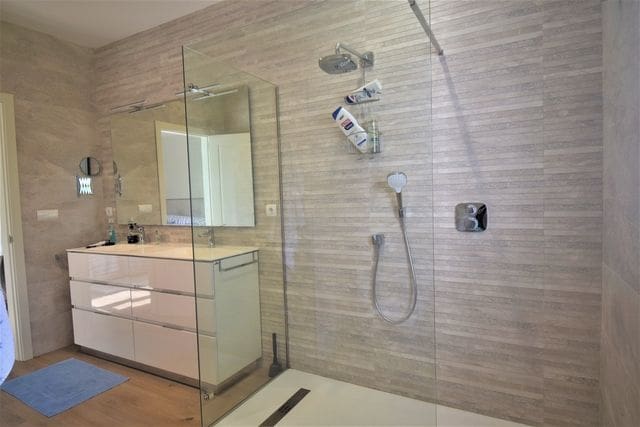 2 soveværelse Lejlighed til leje i San Roque - € 1.300 (Ref: 9468799)