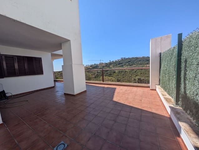 3 chambre Appartement à vendre à La Alcaidesa avec piscine - 345 000 € (Ref: 9468800)