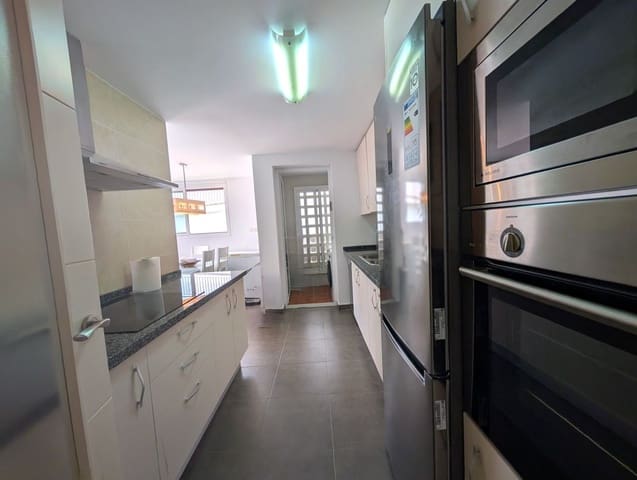 3 chambre Appartement à vendre à La Alcaidesa avec piscine - 345 000 € (Ref: 9468800)