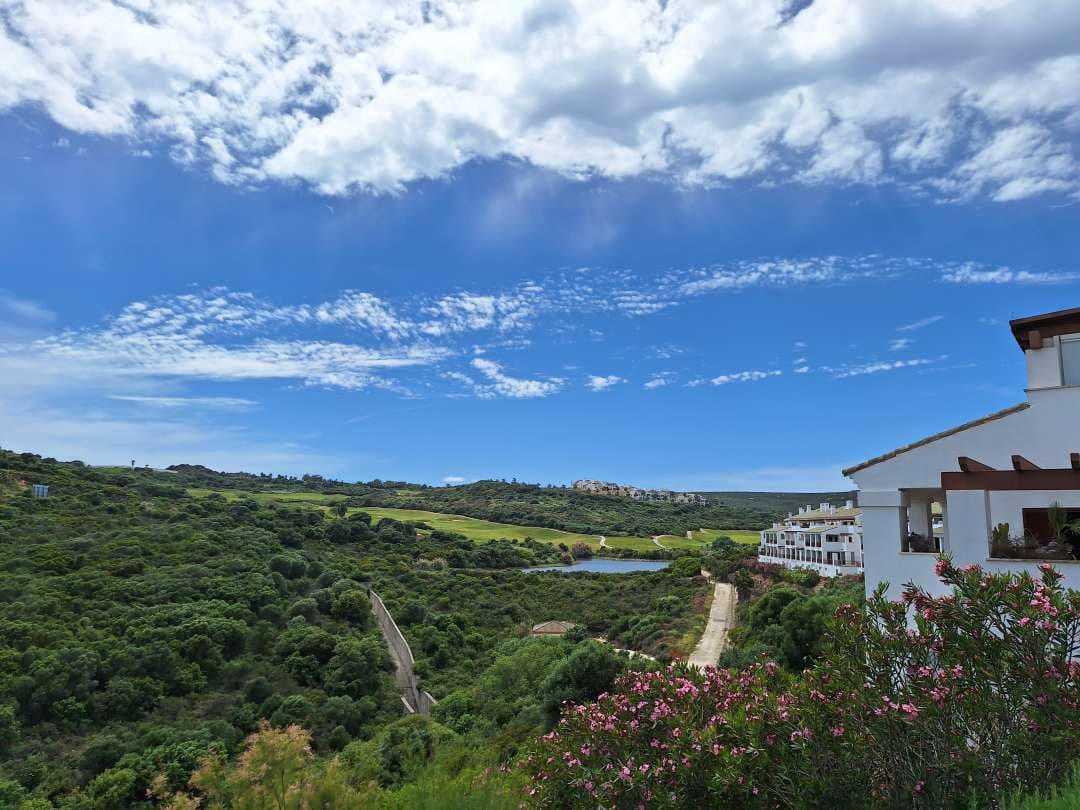 3 bedroom Apartment for sale in La Alcaidesa with pool - € 350,000 (Ref: 9468800)