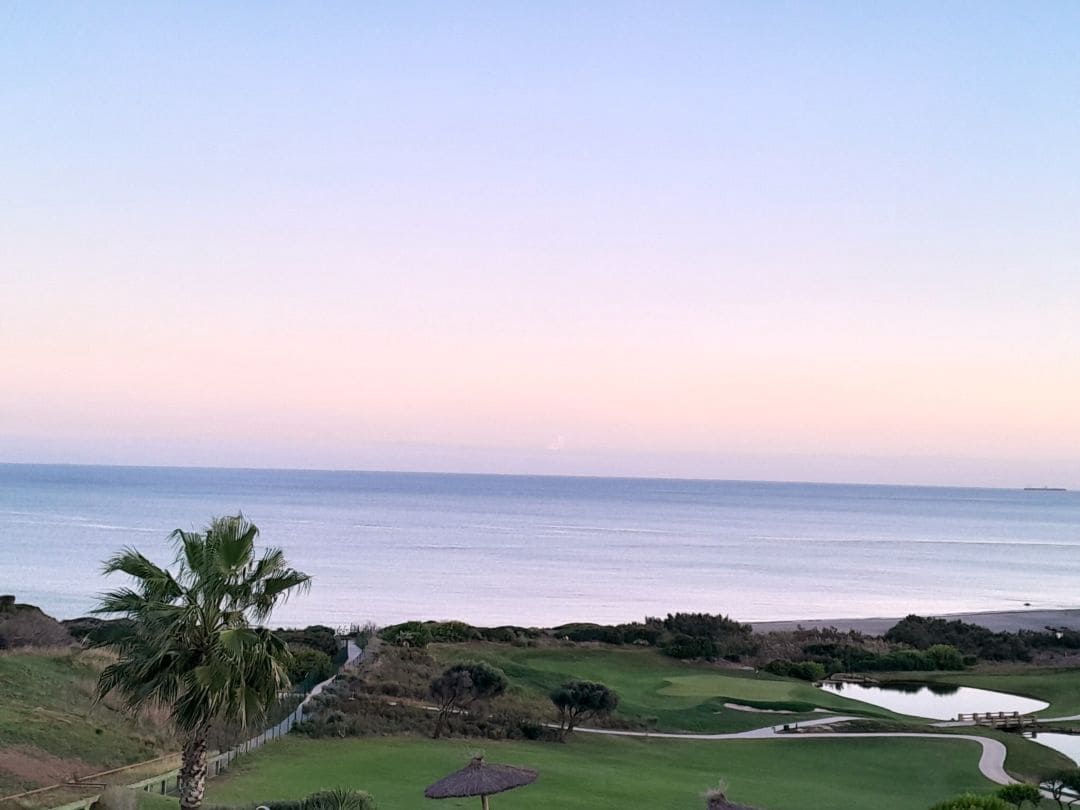 3 bedroom Apartment for sale in La Alcaidesa with pool - € 350,000 (Ref: 9468800)