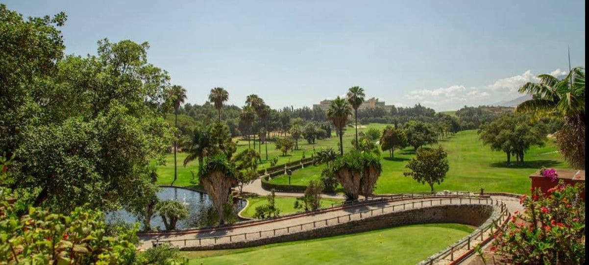 3 bedroom Villa for sale in Marbella with pool - € 1,000,000 (Ref: 9468801)