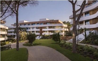 2 bedroom Flat for sale in Sotogrande with pool - € 900,000 (Ref: 9468802)