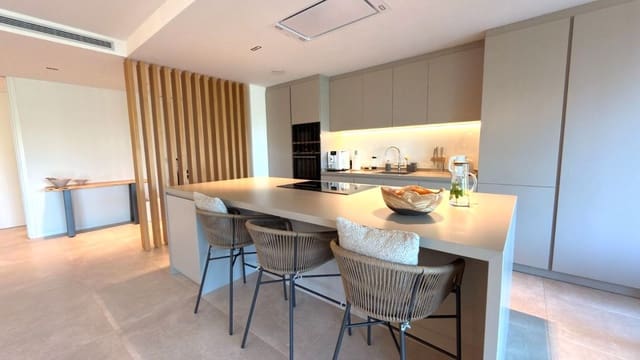 2 bedroom Flat for sale in Sotogrande Alto, San Roque with pool - € 900,000 (Ref: 9468802)