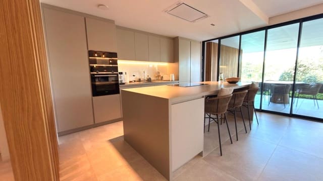 2 bedroom Flat for sale in Sotogrande Alto, San Roque with pool - € 900,000 (Ref: 9468802)