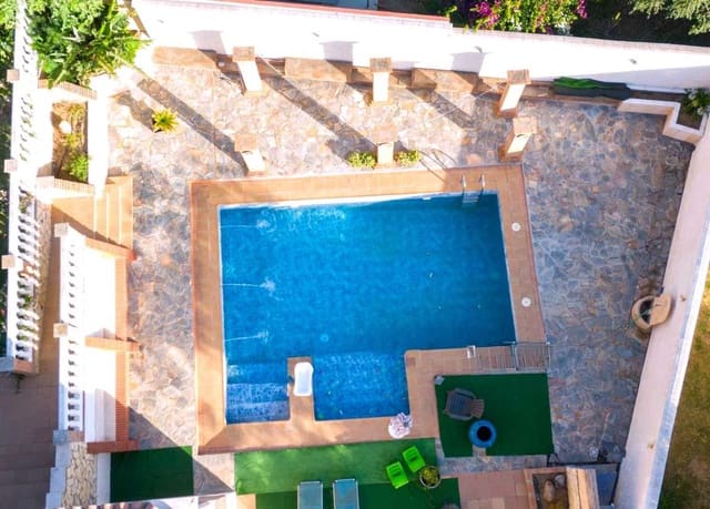 Chalet de 5 habitaciones en El Zabal - Santa Margarita, La Línea de la Concepción en venta - 875.000 € (Ref: 9468804)