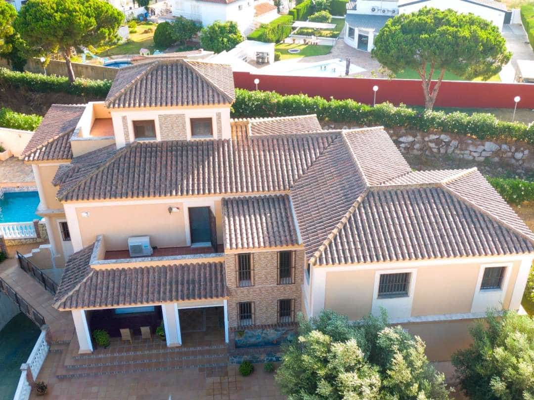 5 bedroom Villa for sale in La Linea de la Concepcion - € 875,000 (Ref: 9468804)