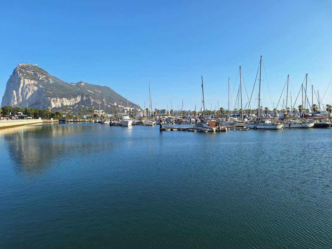 5 bedroom Villa for sale in La Linea de la Concepcion - € 875,000 (Ref: 9468804)