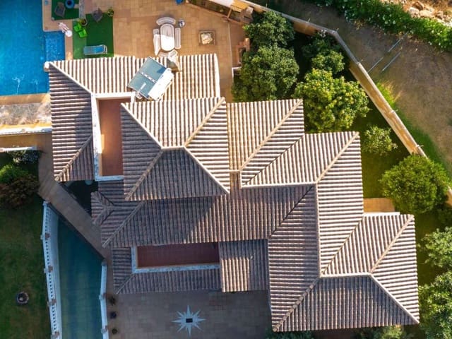 Chalet de 5 habitaciones en El Zabal - Santa Margarita, La Línea de la Concepción en venta - 875.000 € (Ref: 9468804)