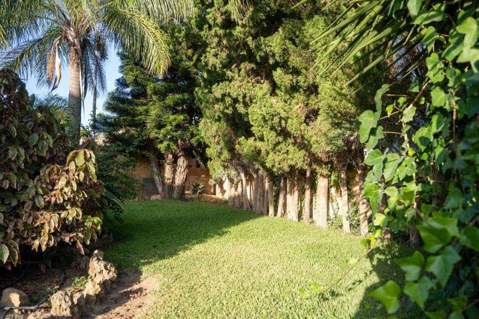 5 bedroom Villa for sale in La Linea de la Concepcion - € 875,000 (Ref: 9468804)