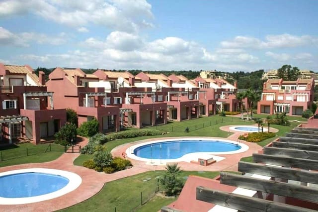 5 soveværelse Semi-Rækkehus til salg i La Línea de la Concepción med swimmingpool - € 470.000 (Ref: 9468805)