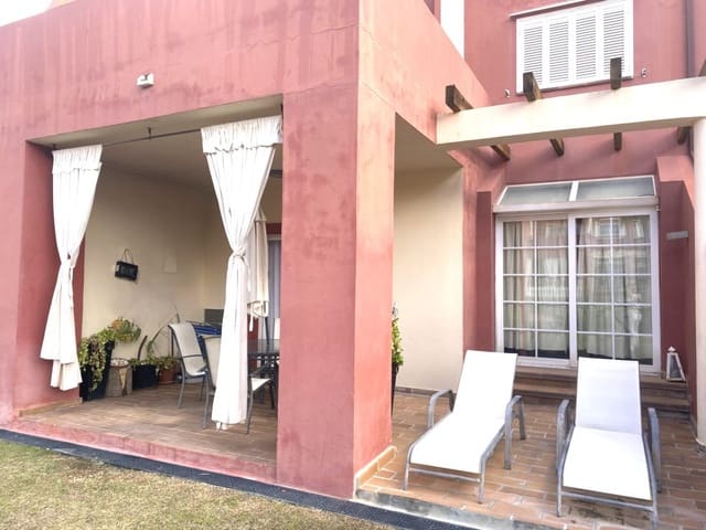 5 soveværelse Semi-Rækkehus til salg i La Línea de la Concepción med swimmingpool - € 470.000 (Ref: 9468805)