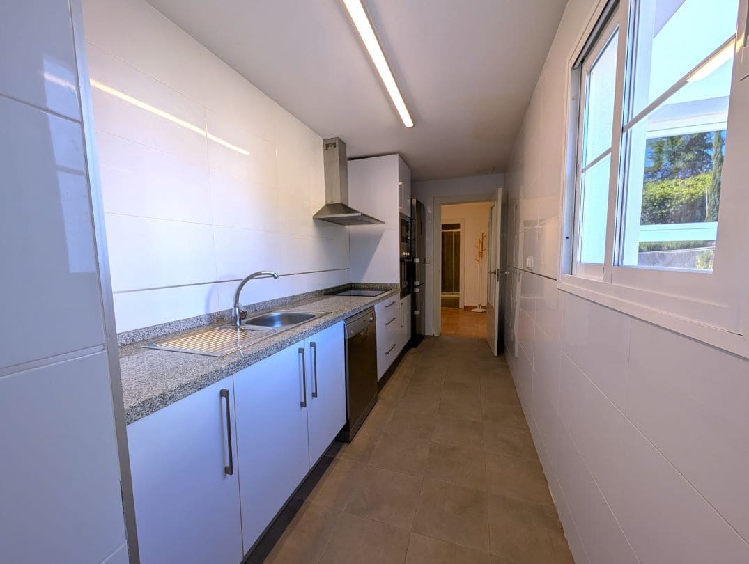 3 bedroom Apartment for sale in La Alcaidesa - € 299,000 (Ref: 9468806)