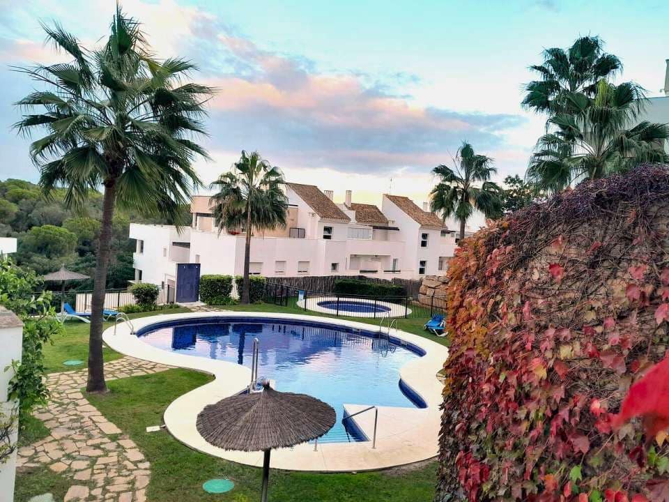 3 bedroom Apartment for sale in La Alcaidesa - € 299,000 (Ref: 9468806)