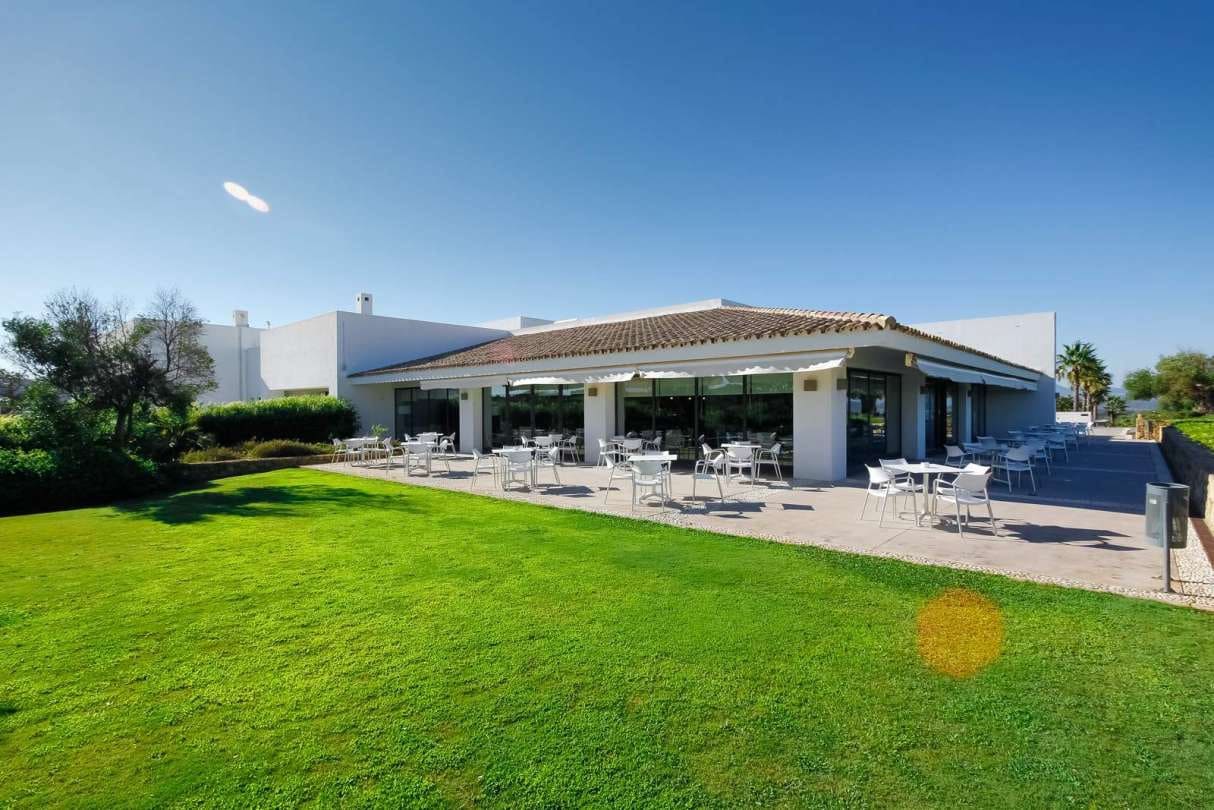 3 bedroom Apartment for sale in La Alcaidesa - € 299,000 (Ref: 9468806)