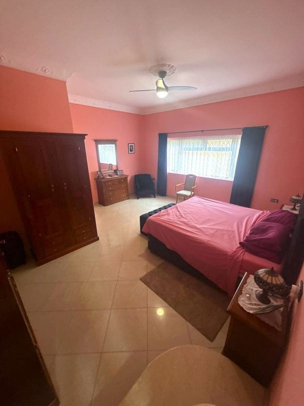 3 bedroom Villa for sale in La Linea de la Concepcion with pool - € 575,000 (Ref: 9468807)