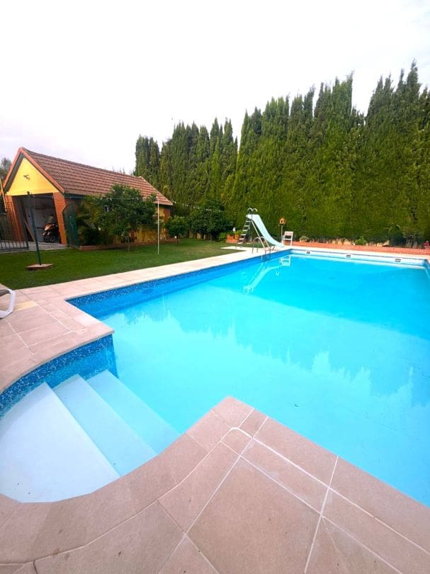 3 bedroom Villa for sale in La Linea de la Concepcion with pool - € 575,000 (Ref: 9468807)