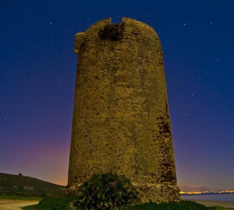 3 bedroom Villa for sale in La Linea de la Concepcion with pool - € 575,000 (Ref: 9468807)