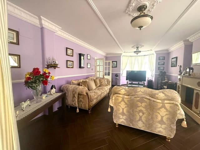 3 soveværelse Villa til salg i El Zabal - Santa Margarita, La Línea de la Concepción med swimmingpool - € 575.000 (Ref: 9468807)