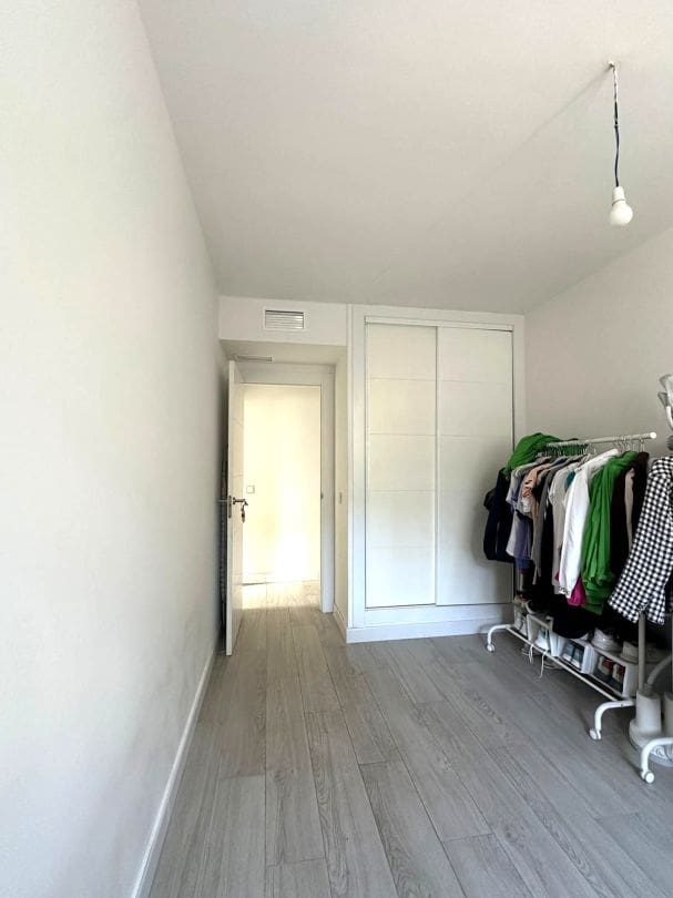 3 bedroom Flat for sale in La Alcaidesa with pool - € 290,000 (Ref: 9468808)