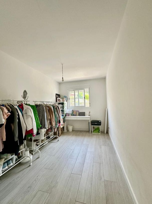 3 bedroom Flat for sale in La Alcaidesa with pool - € 290,000 (Ref: 9468808)