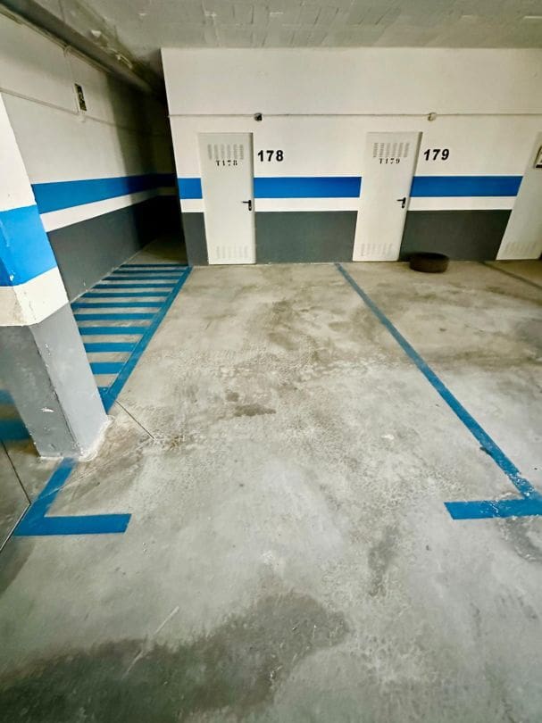 3 bedroom Flat for sale in La Alcaidesa with pool - € 290,000 (Ref: 9468808)