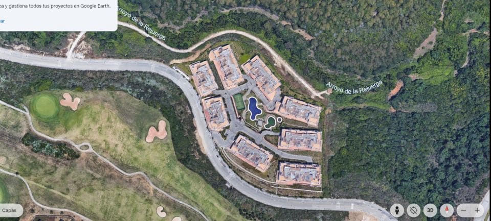 3 bedroom Flat for sale in La Alcaidesa with pool - € 290,000 (Ref: 9468808)