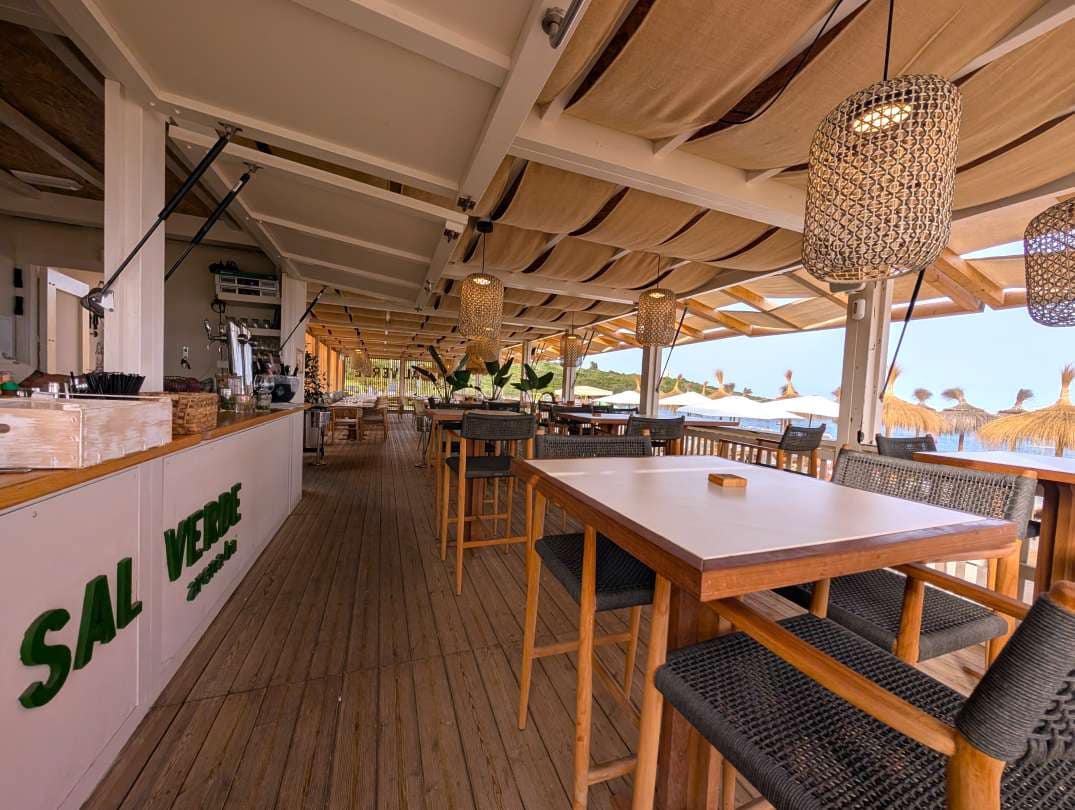 3 bedroom Flat for sale in La Alcaidesa with pool - € 290,000 (Ref: 9468808)