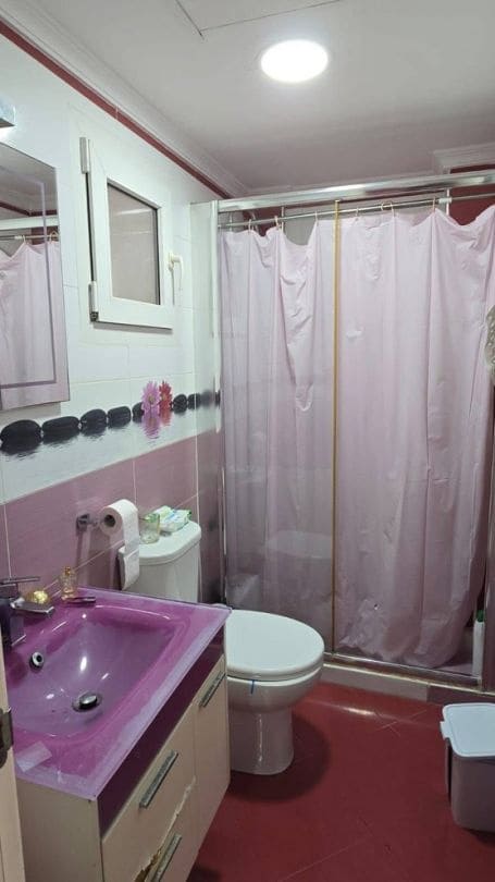 Pareado de 3 habitaciones en La Línea de la Concepción en venta con piscina - 290.000 € (Ref: 9478918)