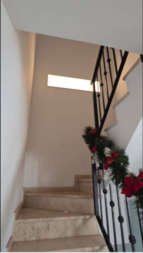 Pareado de 3 habitaciones en La Línea de la Concepción en venta con piscina - 290.000 € (Ref: 9478918)