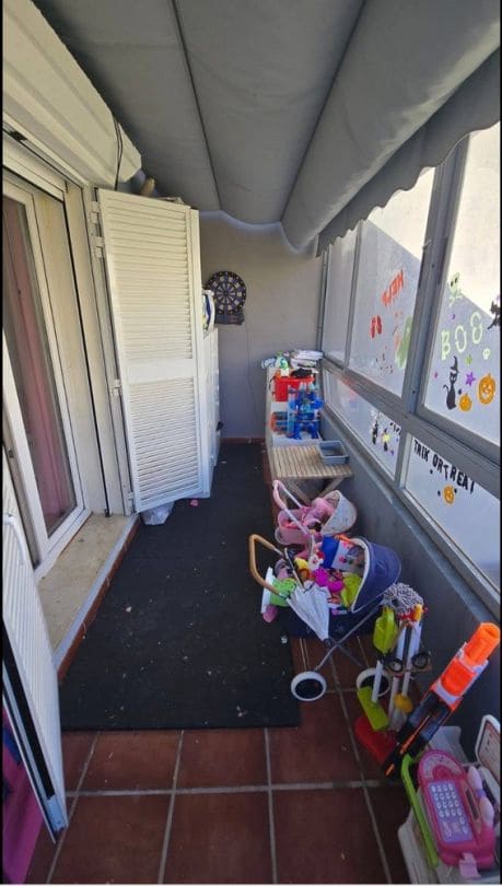 Pareado de 3 habitaciones en La Línea de la Concepción en venta con piscina - 290.000 € (Ref: 9478918)