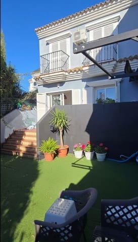 Pareado de 3 habitaciones en El Zabal - Santa Margarita, La Línea de la Concepción en venta con piscina - 290.000 € (Ref: 9478918)