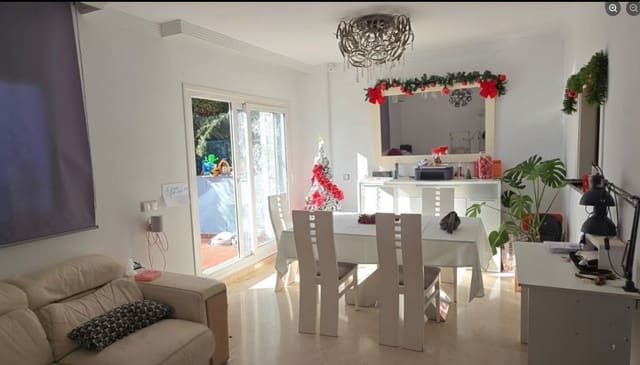 Pareado de 3 habitaciones en El Zabal - Santa Margarita, La Línea de la Concepción en venta con piscina - 290.000 € (Ref: 9478918)