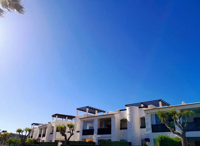 2 bedroom Flat for rent in La Alcaidesa with pool - € 1,300 (Ref: 9491450)