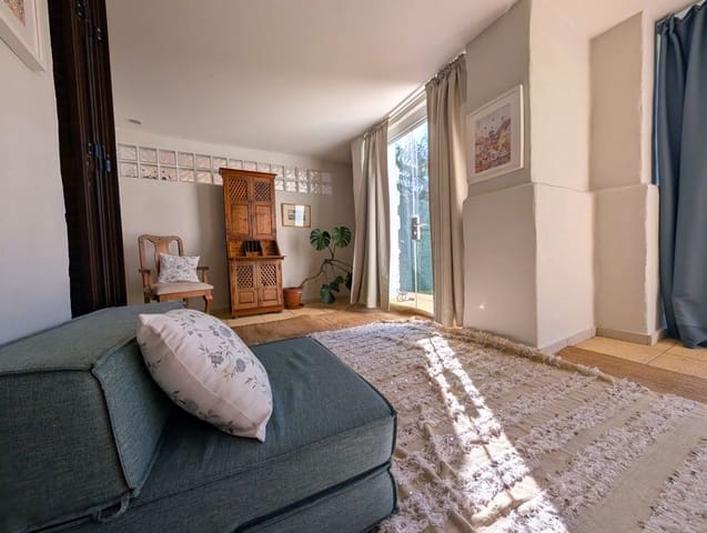 2 bedroom Flat for rent in La Alcaidesa with pool - € 1,300 (Ref: 9491450)