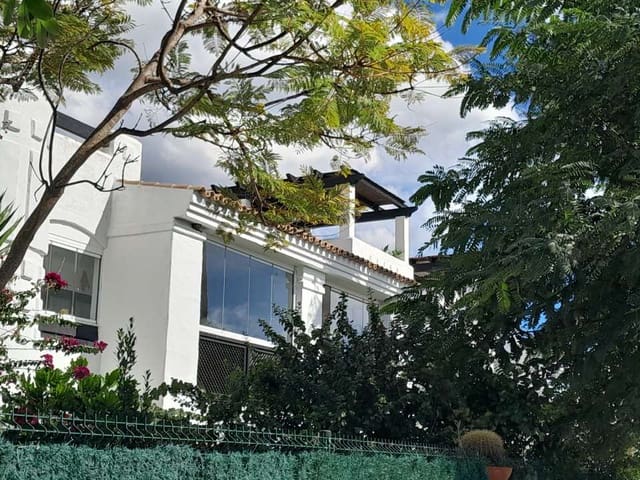 2 bedroom Flat for rent in La Alcaidesa with pool - € 1,300 (Ref: 9491450)