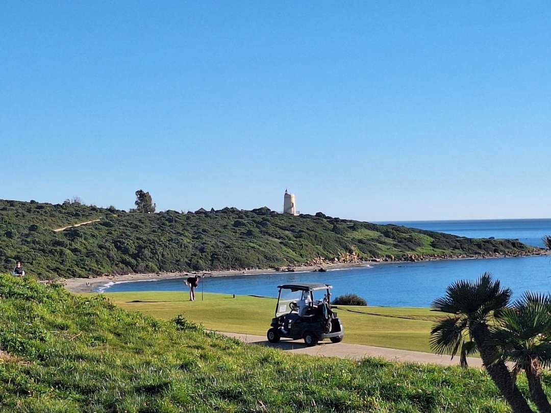 3 bedroom Apartment for sale in La Linea de la Concepcion - € 576,000 (Ref: 9502672)